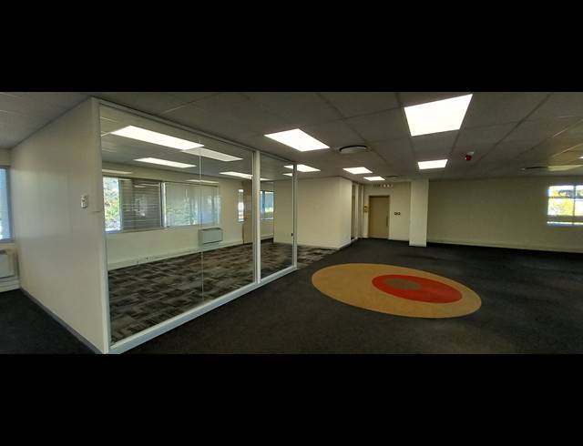 1,609M² OFFICE TO LET IN WOODMEAD